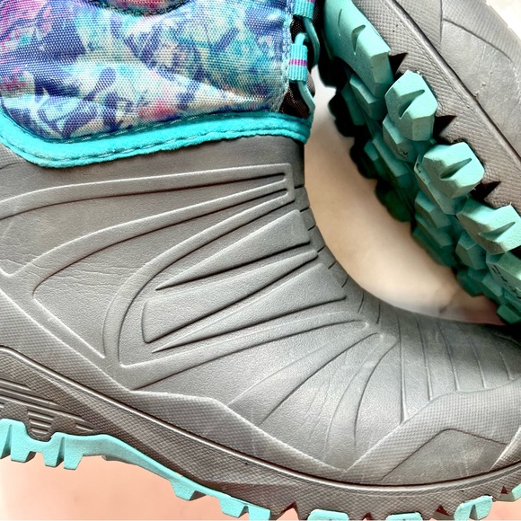 Merrell Girl Snow Quest Waterproof Purple Tie dye Winter Boots Size 4 Thermolite - Picture 8 of 17